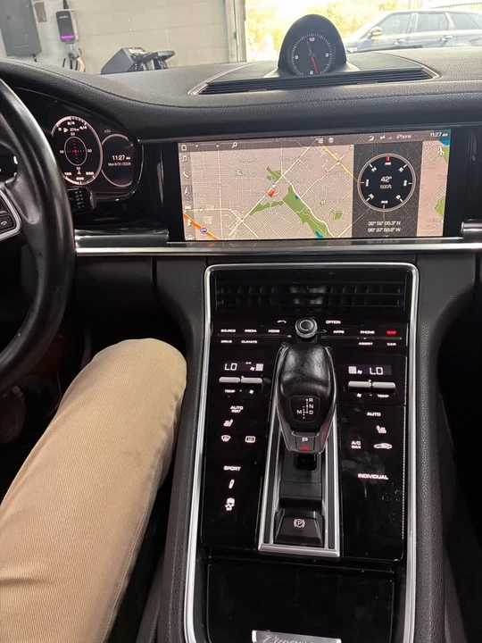 2017 Porsche 971 Panamera - Image 9 of 10
