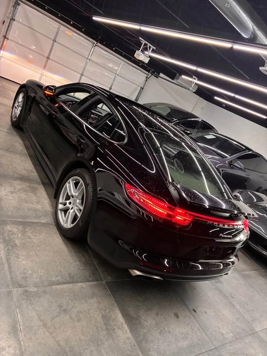 2017 Porsche 971 Panamera - Image 4 of 10