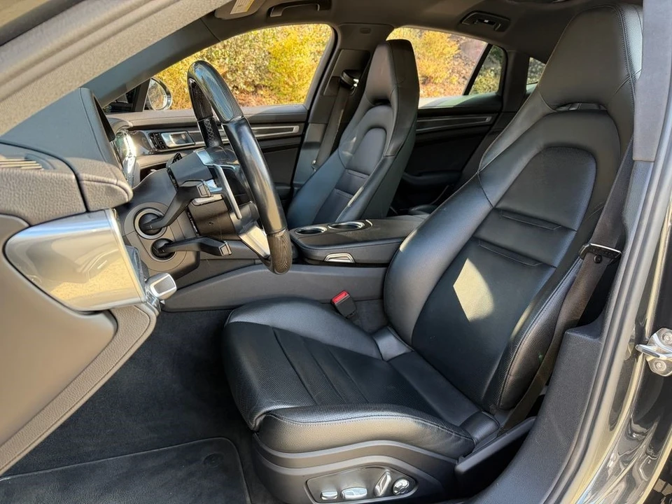 2017 Porsche 971 Panamera - Image 18 of 21