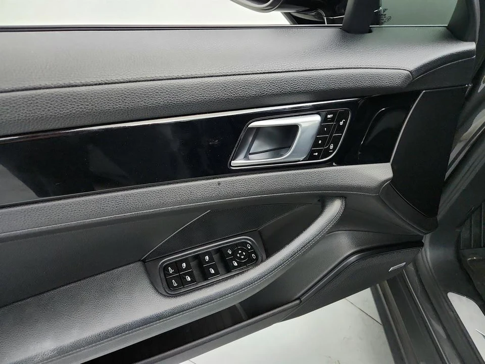 2017 Porsche 971 Panamera - Image 21 of 21