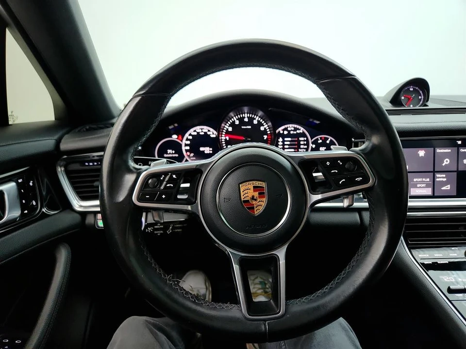 2017 Porsche 971 Panamera - Image 17 of 21