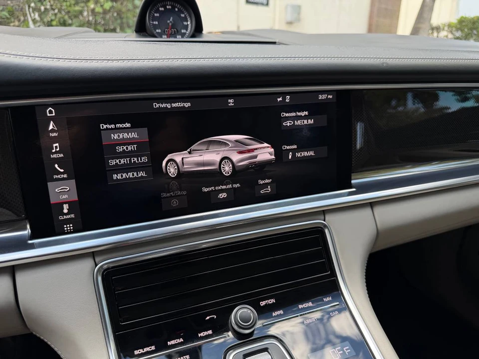 2017 Porsche 971 Panamera 4S - Image 8 of 17
