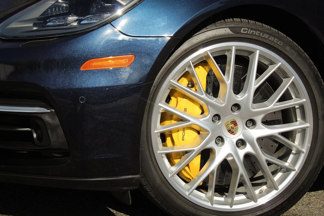 2017 Porsche 971 Panamera S - Image 7 of 19