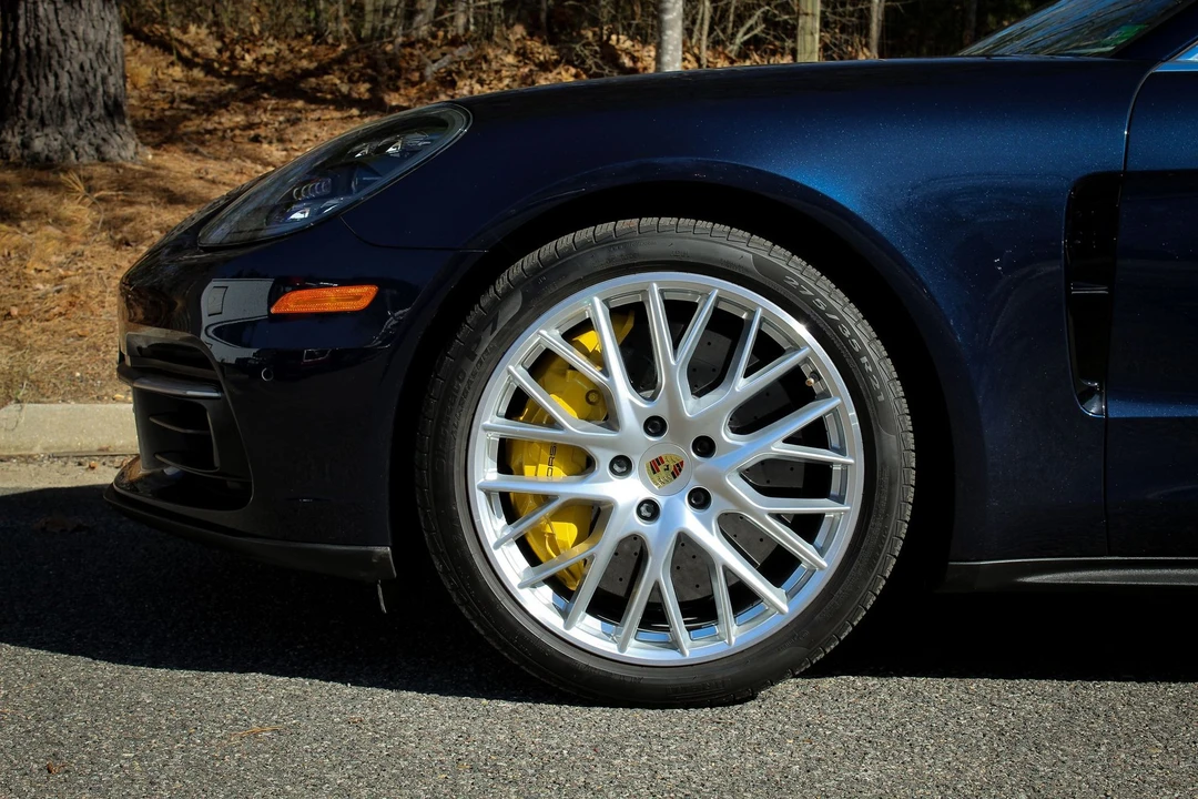 2017 Porsche 971 Panamera S - Image 8 of 19