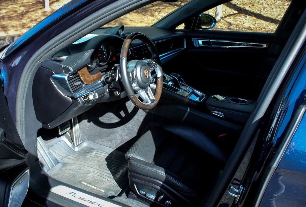 2017 Porsche 971 Panamera S - Image 11 of 19