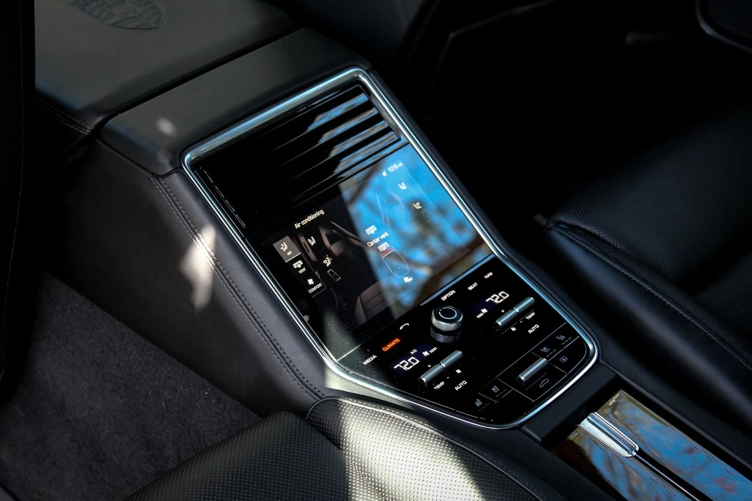 2017 Porsche 971 Panamera S - Image 16 of 19