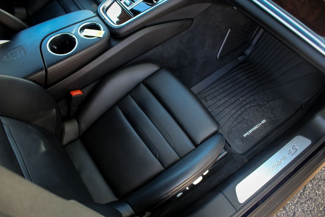 2017 Porsche 971 Panamera S - Image 17 of 19