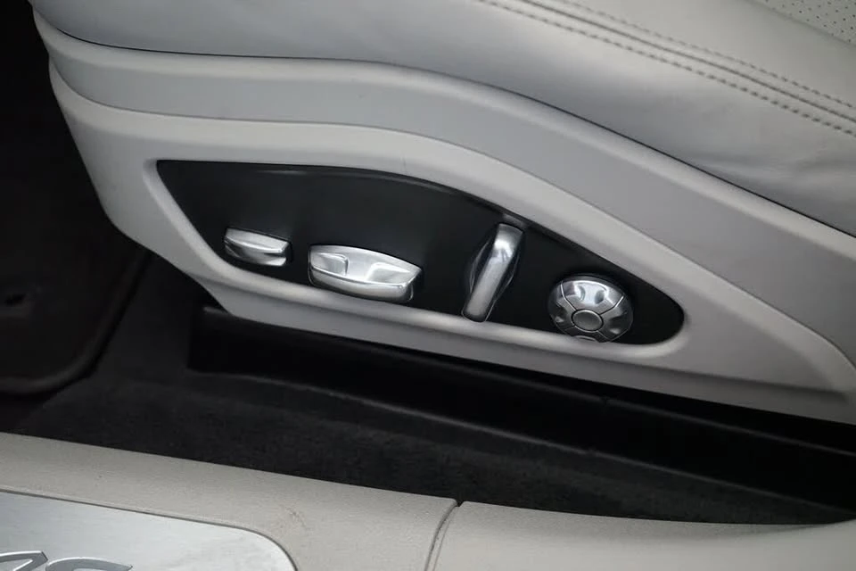 2017 Porsche 971 Panamera 4S - Image 19 of 20