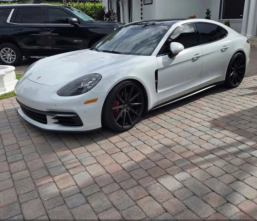 2017 Porsche Panamera - Image 7 of 14