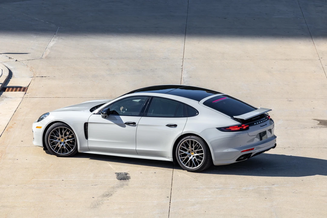 2017 Porsche 971 Panamera S - Image 7 of 8