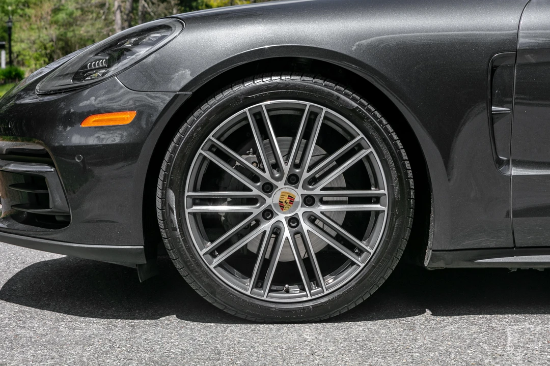 2017 Porsche 971 Panamera S - Image 26 of 31