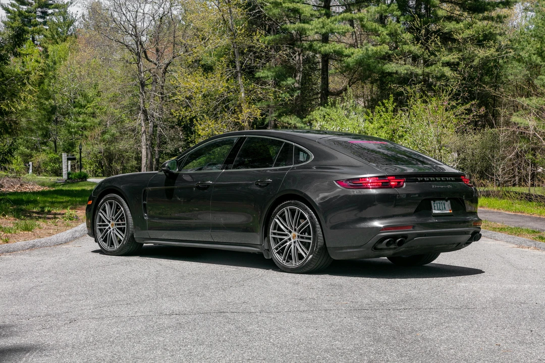 2017 Porsche 971 Panamera S - Image 8 of 31