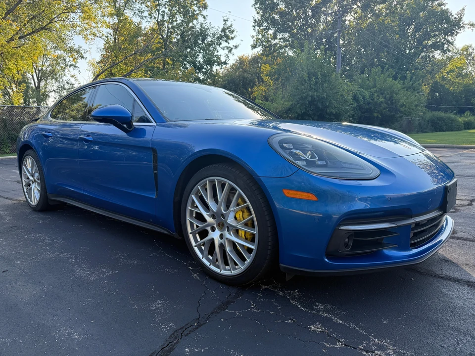 2017 Porsche 971 Panamera S - Image 12 of 31