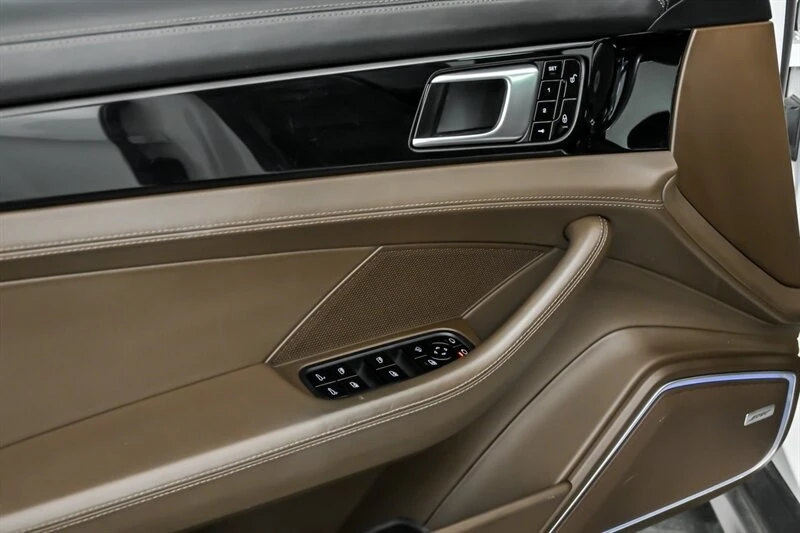 2017 Porsche 971 Panamera 4S - Image 15 of 31