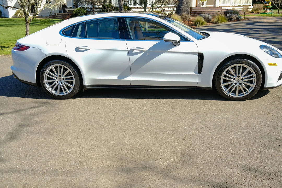 2017 Porsche 971 Panamera S - Image 14 of 31