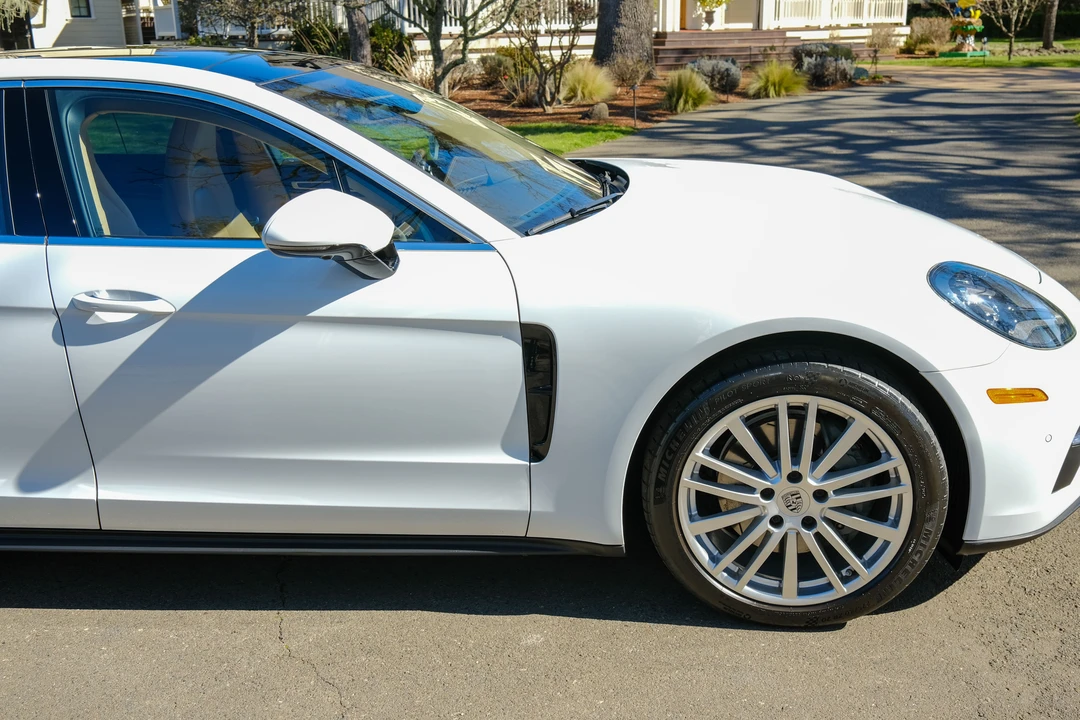 2017 Porsche 971 Panamera S - Image 22 of 31