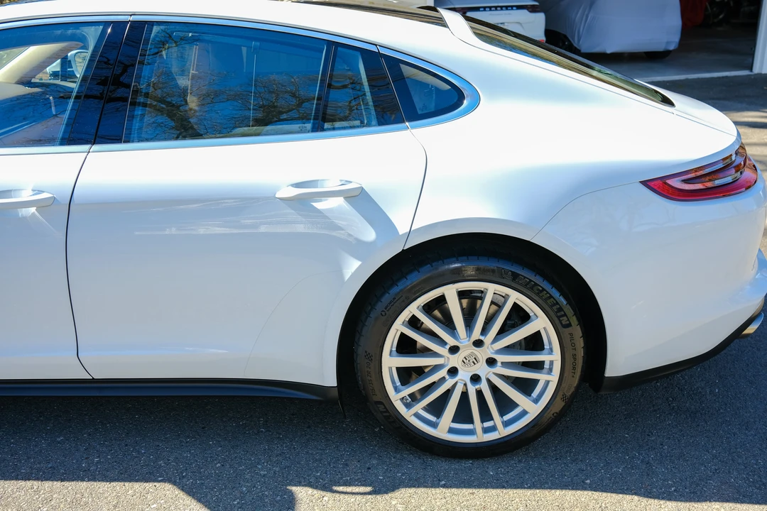 2017 Porsche 971 Panamera S - Image 20 of 31