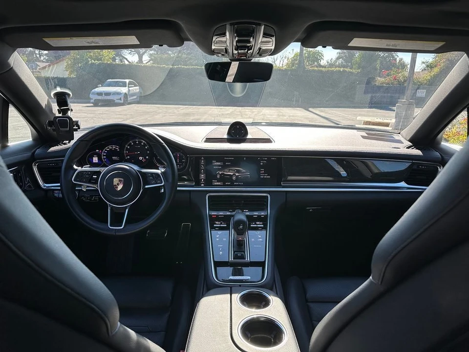 2017 Porsche 971 Panamera 4S - Image 4 of 5