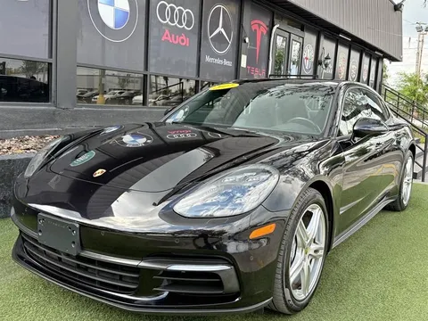 2017 Porsche Panamera 4
