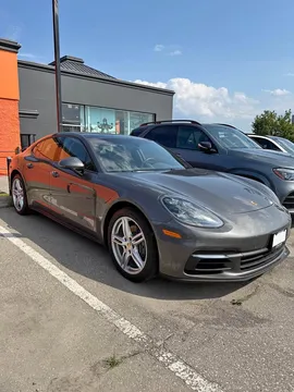 2017 Porsche Panamera 4