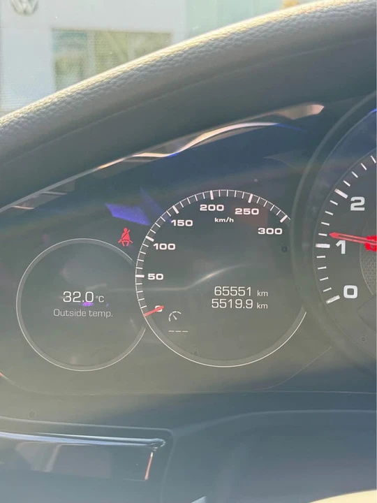 2017 Porsche 971 Panamera - Image 6 of 7