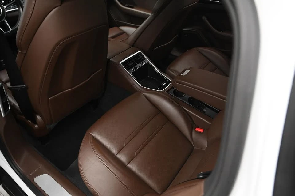 2017 Porsche 971 Panamera - Image 17 of 20