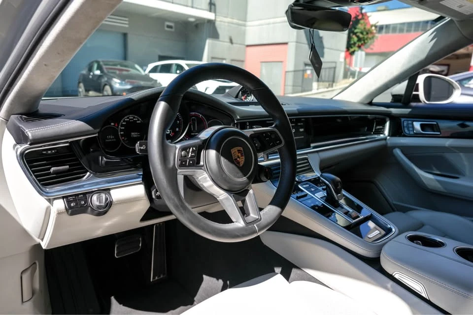 2017 Porsche 971 Panamera - Image 7 of 10