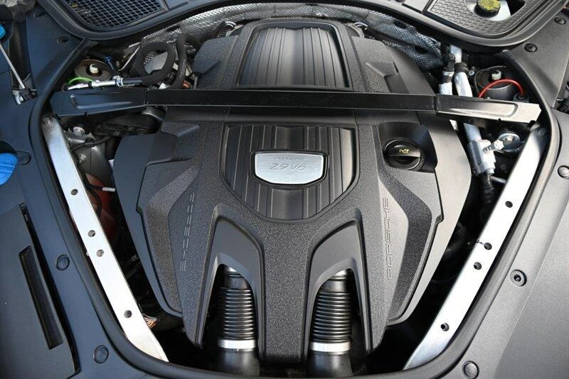 2017 Porsche 971 Panamera - Image 19 of 20