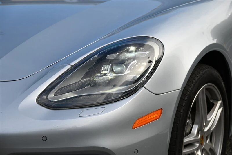 2017 Porsche 971 Panamera - Image 9 of 20