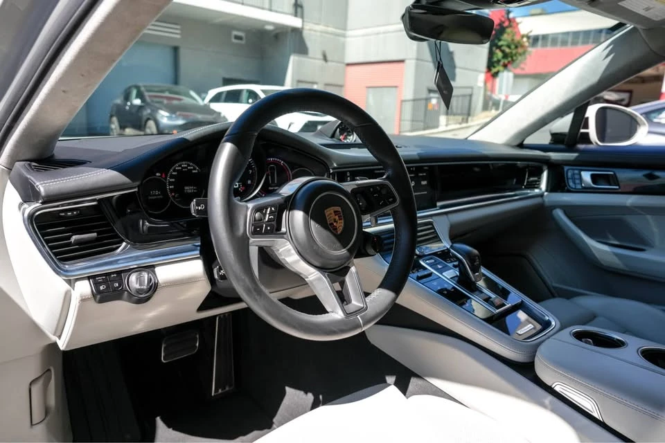 2017 Porsche 971 Panamera - Image 15 of 16