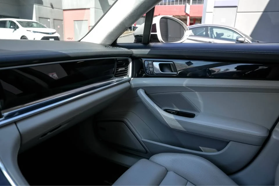 2017 Porsche 971 Panamera - Image 8 of 16