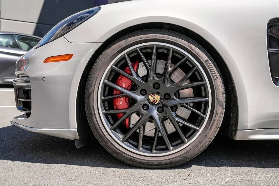 2017 Porsche 971 Panamera - Image 7 of 16