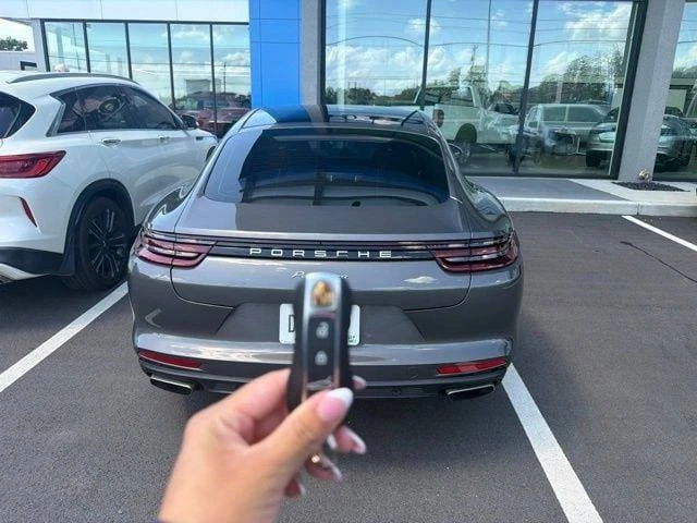 2017 Porsche 971 Panamera - Image 6 of 11