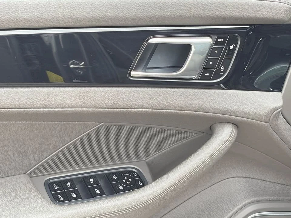 2017 Porsche 971 Panamera - Image 5 of 17