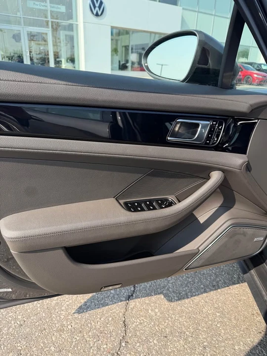 2017 Porsche 971 Panamera - Image 11 of 18