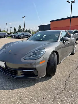 2017 Porsche Panamera 4