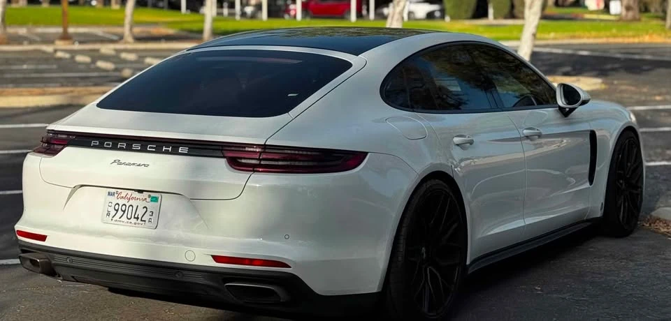 2017 Porsche 971 Panamera - Image 4 of 11