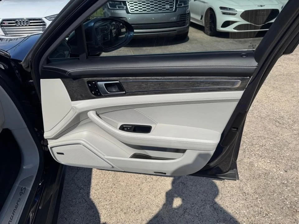 2017 Porsche 971 Panamera - Image 14 of 20