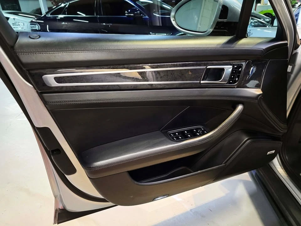 2017 Porsche 971 Panamera - Image 11 of 20