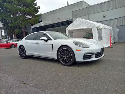2017 Porsche Panamera 4
