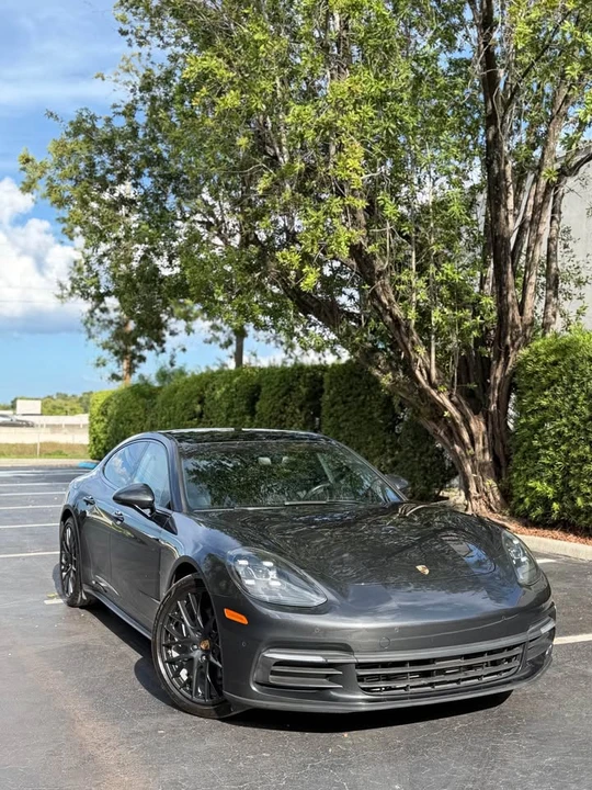 2017 Porsche 971 Panamera - Image 19 of 20