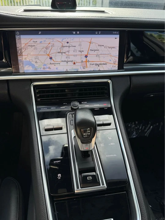 2017 Porsche 971 Panamera - Image 9 of 20