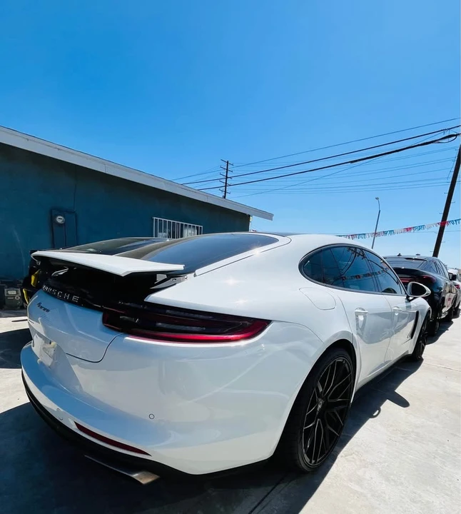 2017 Porsche 971 Panamera - Image 4 of 11