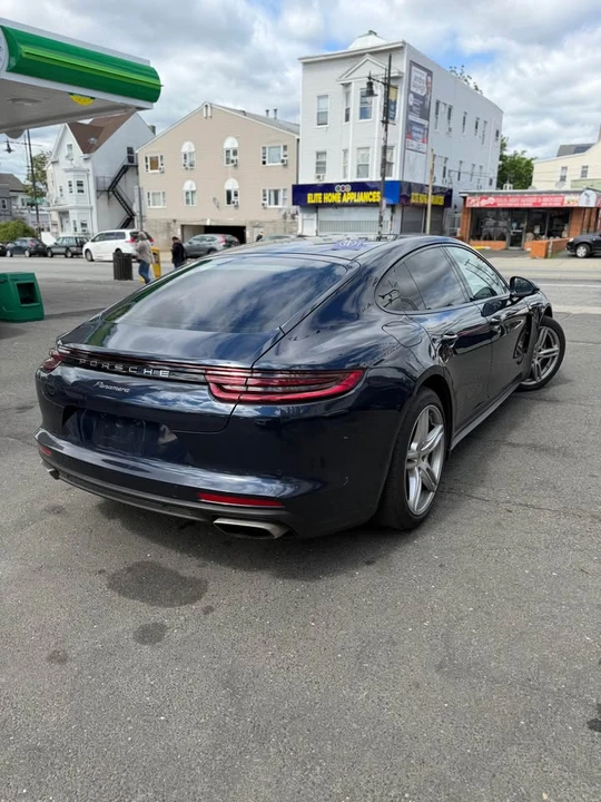 2017 Porsche 971 Panamera - Image 8 of 12