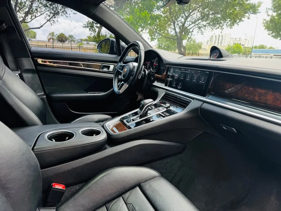 2017 Porsche 971 Panamera - Image 8 of 14
