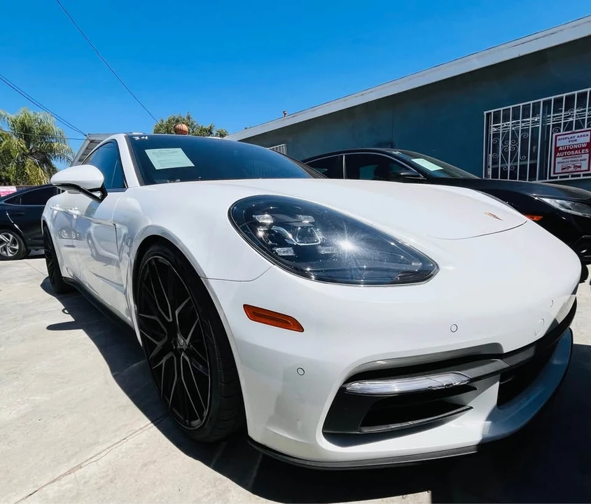 2017 Porsche 971 Panamera - Image 3 of 11