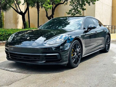 2017 Porsche Panamera Sedan