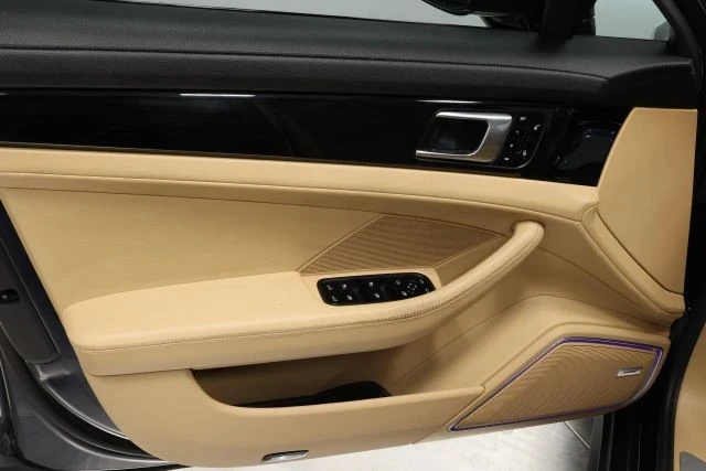 2017 Porsche 971 Panamera - Image 9 of 12