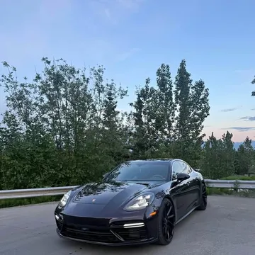 2017 Porsche Panamera Turbo