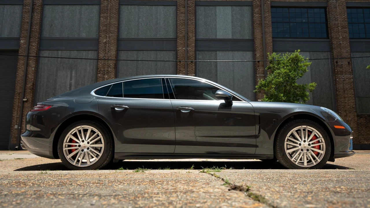 2017 Porsche 971 Panamera Turbo - Image 23 of 31